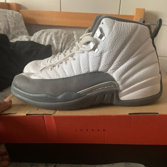 Air jordan 12 Size 11 Worn once.  Comes with box - Picture 2 of 5